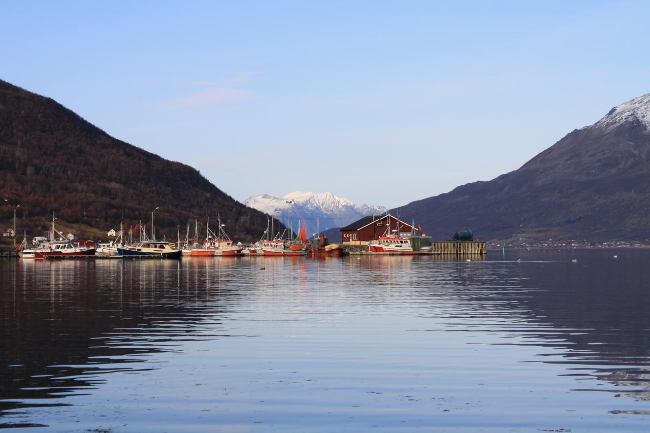 Løkvollstranda camping As Samuelsberg Bagian luar foto